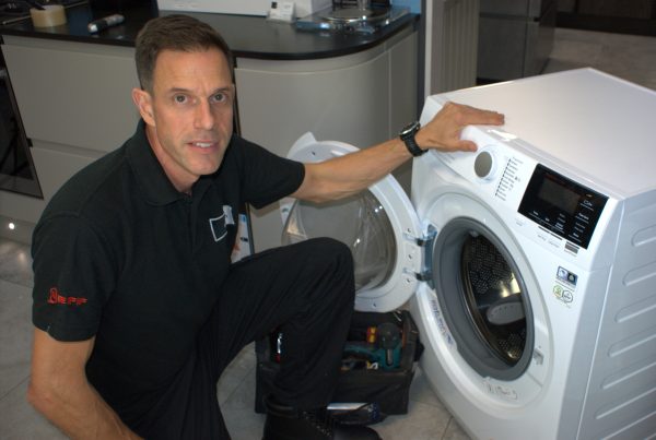 Máy Giặt Electrolux Lỗi E93: Nguyên Nhân và Cách Khắc Phục Gấp!