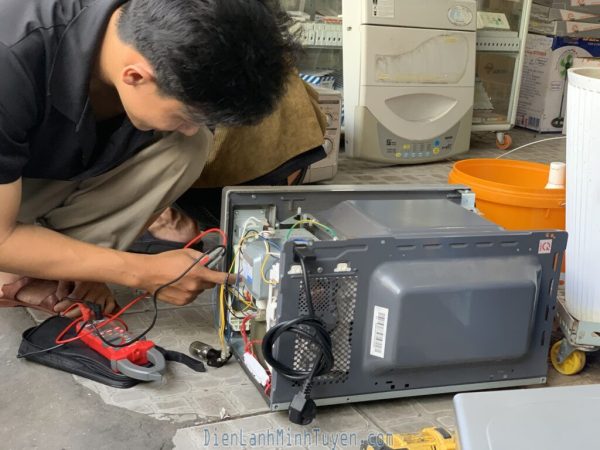 Khắc Phục Nhanh Lò Vi Sóng Hỏng Tại Vinhomes Metropolis – Sudiho Uy Tín
